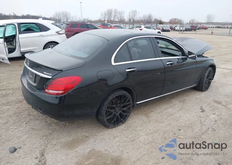 2015 Mercedes-Benz C 300 4Matic из США, поврежденный, VIN 55SWF4KB7FU038428